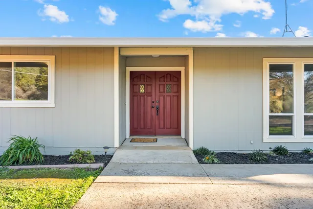 $725,000 | 2735 Little Oak Lane, Rescue, CA 95672