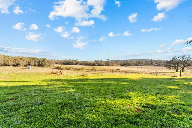 $725,000 | 2735 Little Oak Lane, Rescue, CA 95672