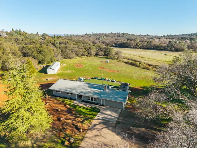 $725,000 | 2735 Little Oak Lane, Rescue, CA 95672