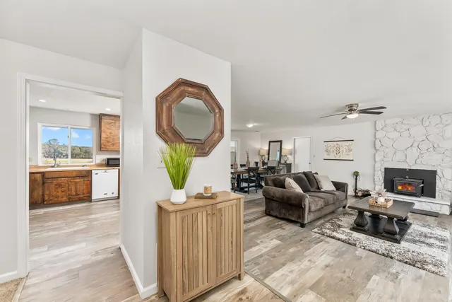 $725,000 | 2735 Little Oak Lane, Rescue, CA 95672