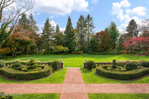$24,900,000 | 44-40 Mayo Avenue, Greenwich, CT 06830