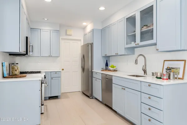 $24,900,000 | 44-40 Mayo Avenue, Greenwich, CT 06830