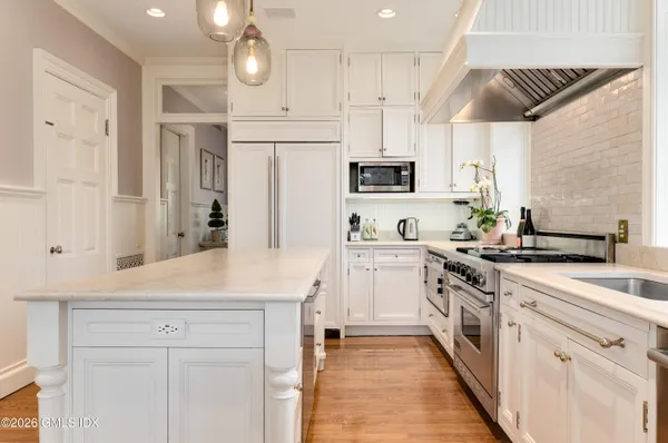 $24,900,000 | 44-40 Mayo Avenue, Greenwich, CT 06830