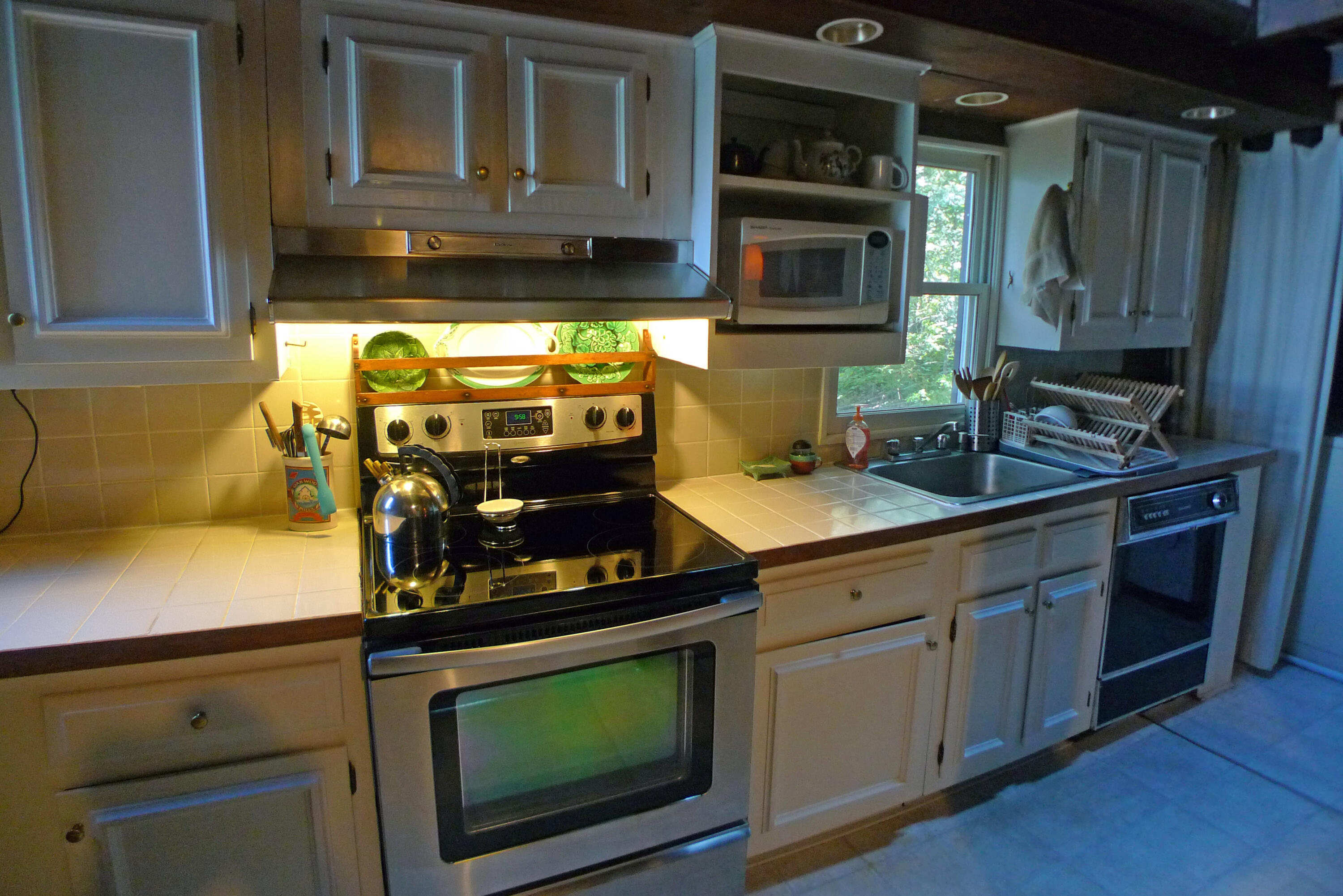 8 Birch Road Boothbay Harbor, ME 04538 - Photo 14 of 27 kitchen