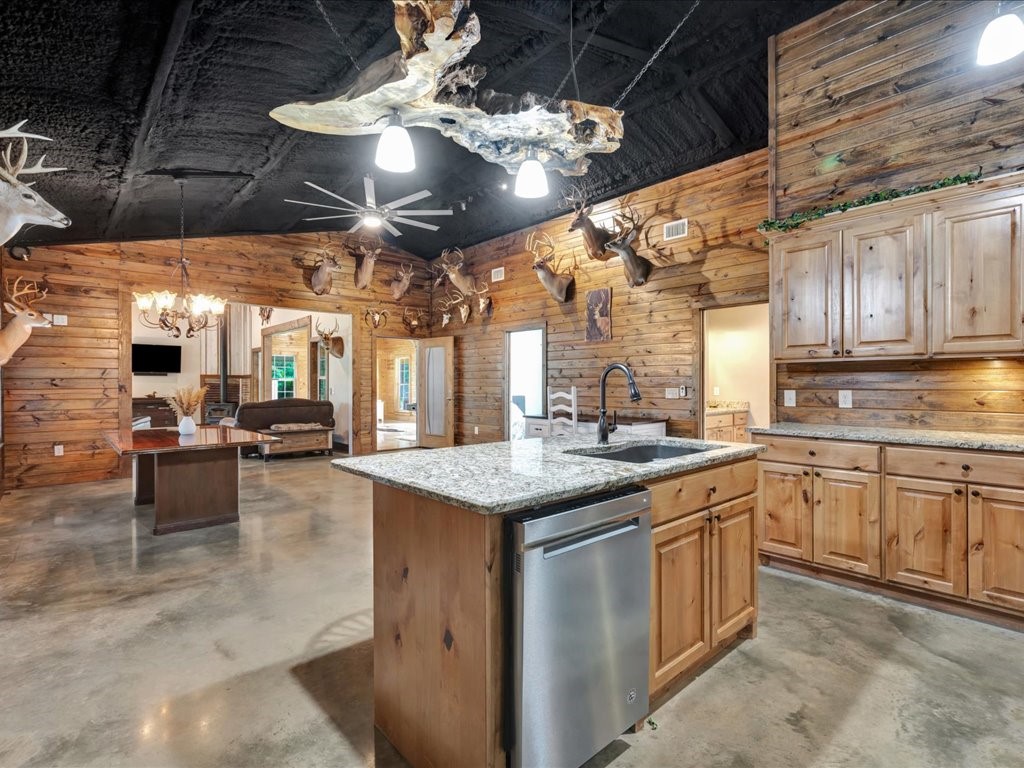 3335 Bethlehem Road Lufkin, TX 75904 - Photo 19 of 50 a kitchen with lots of counter top space