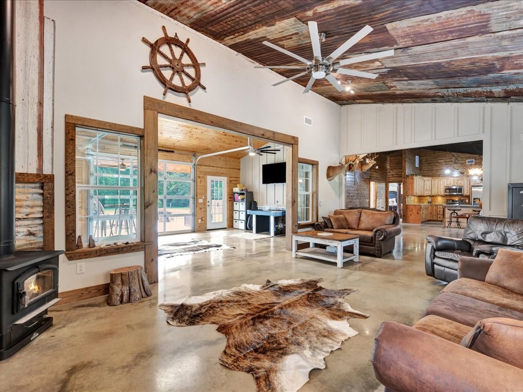 3335 Bethlehem Road Lufkin, TX 75904 - Photo 23 of 50 a living room with furniture