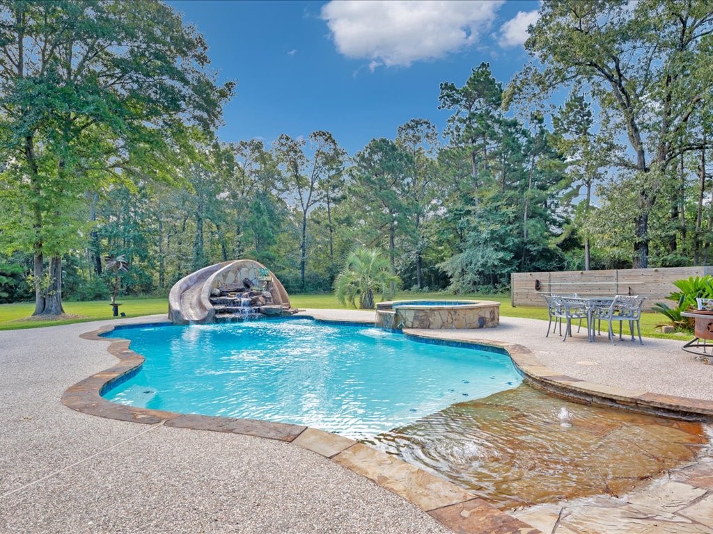 3335 Bethlehem Road Lufkin, TX 75904 - Photo 37 of 50 a view of a swimming pool with a patio