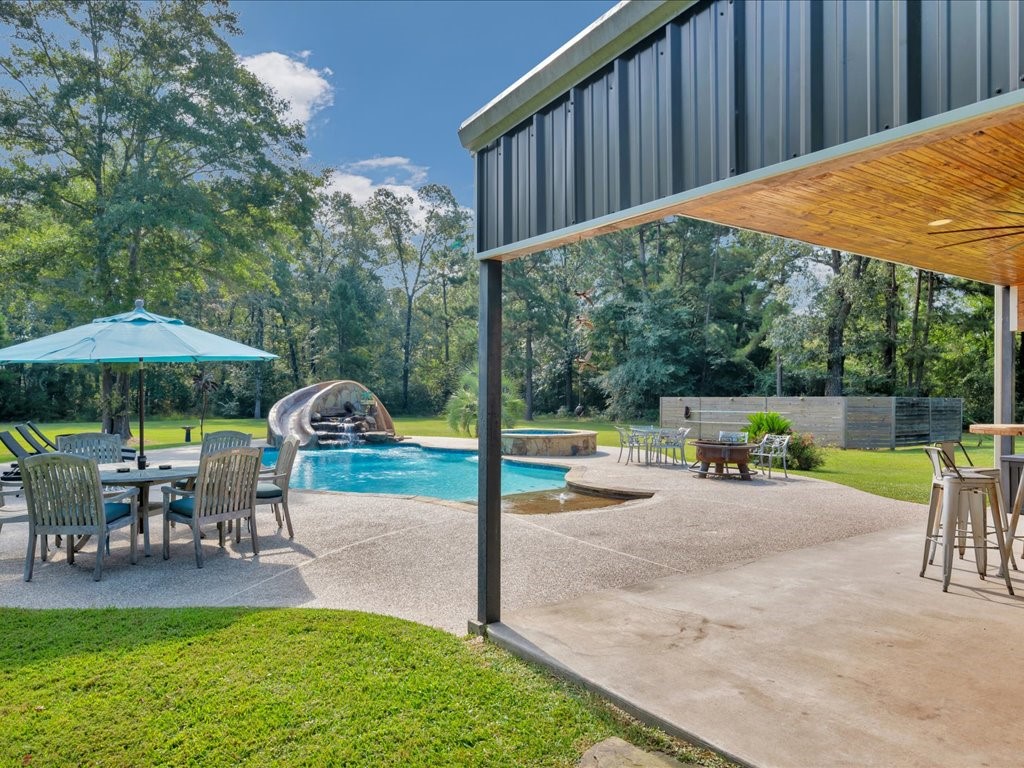 3335 Bethlehem Road Lufkin, TX 75904 - Photo 41 of 50 a view of a swimming pool with a patio