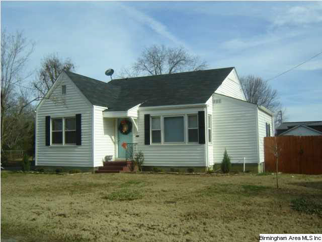 102 2nd Street Clanton, AL 35045 - Photo 2 of 19