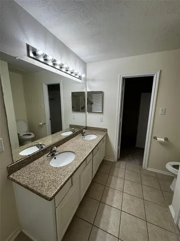 $1,900 | 246 West Stedhill Loop, The Woodlands, TX 77384