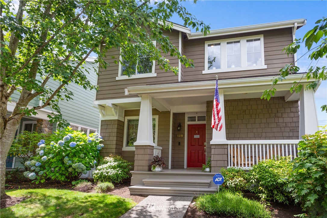 529 Chelan Place Northeast Renton, WA 98059 - Photo 1 of 20 front view of a house