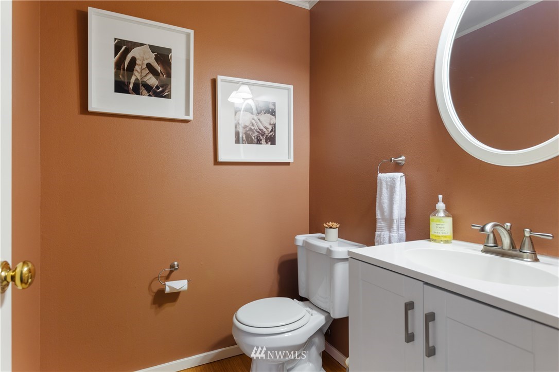529 Chelan Place Northeast Renton, WA 98059 - Photo 10 of 20 a bathroom with a toilet and a sink