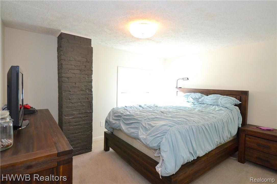 4141 Mapleleaf Road Waterford, MI 48328 - Photo 9 of 25 MAPLELEAF 4141 (11).JPG