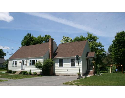 4 Crosby Road Reading, MA 01867 - Photo 1 of 12 Gallery Image 1