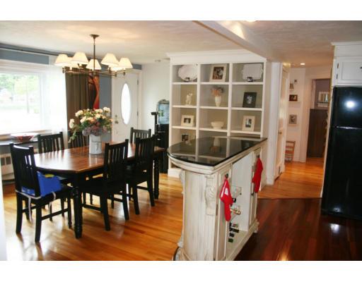 4 Crosby Road Reading, MA 01867 - Photo 2 of 12 Gallery Image 2