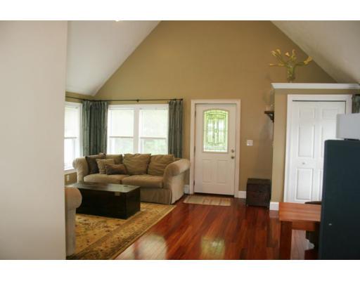 4 Crosby Road Reading, MA 01867 - Photo 4 of 12 Gallery Image 4