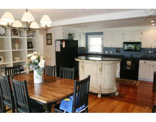 4 Crosby Road Reading, MA 01867 - Photo 10 of 12 Gallery Image 10