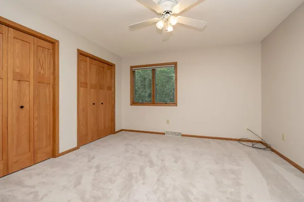 $319,900 | 1813 6th Avenue West, Shakopee, MN 55379