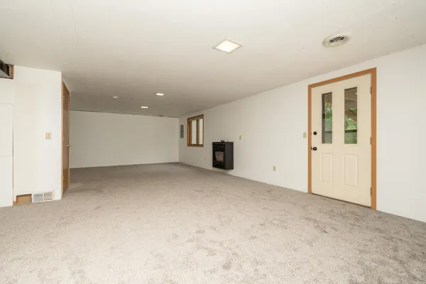 $319,900 | 1813 6th Avenue West, Shakopee, MN 55379