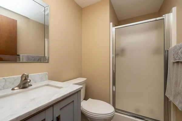 $319,900 | 1813 6th Avenue West, Shakopee, MN 55379