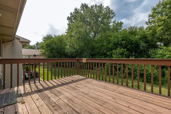 $319,900 | 1813 6th Avenue West, Shakopee, MN 55379