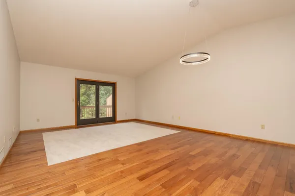 $319,900 | 1813 6th Avenue West, Shakopee, MN 55379