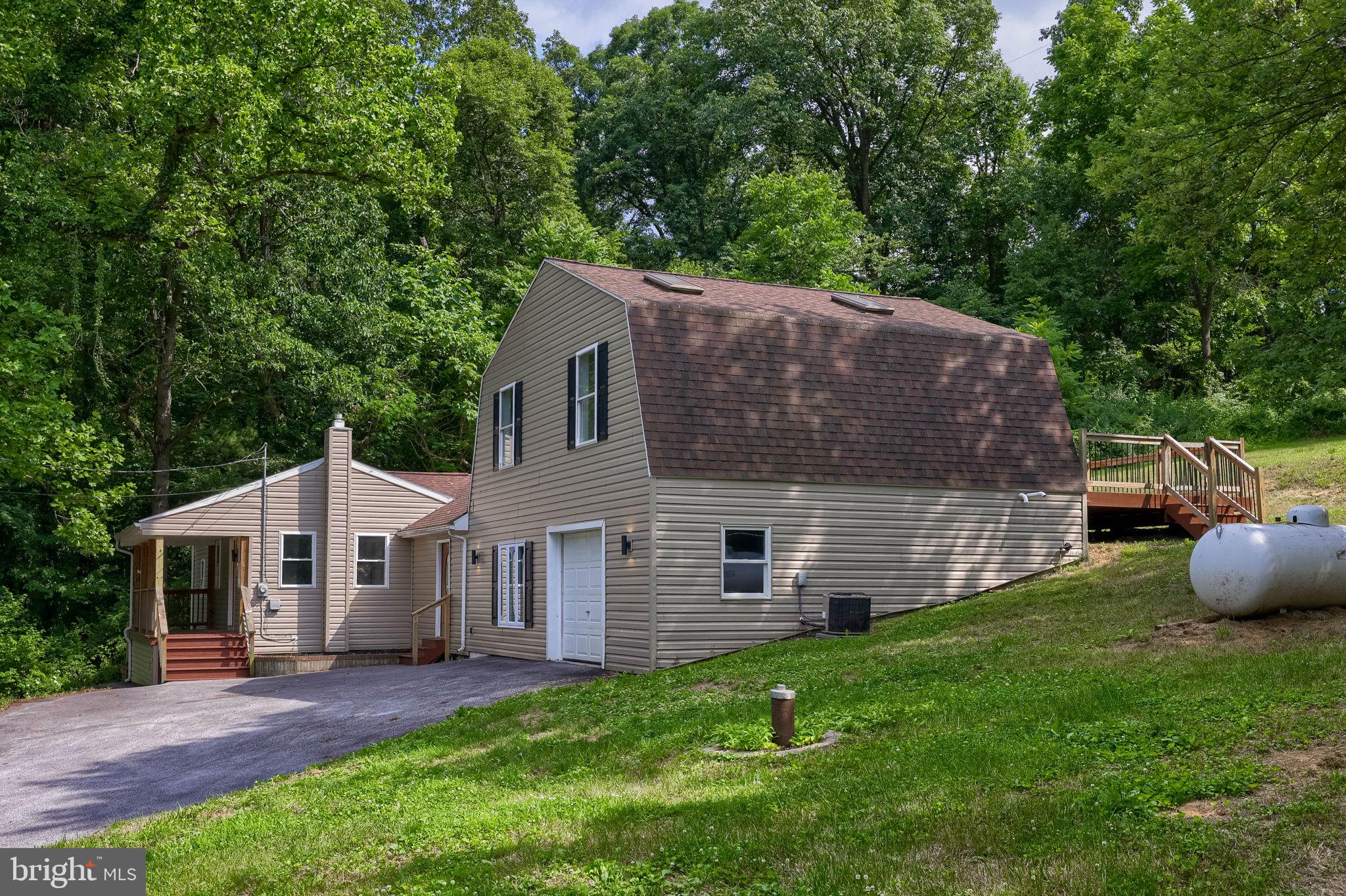4810 Fake Road York, PA 17406 - Photo 4 of 48