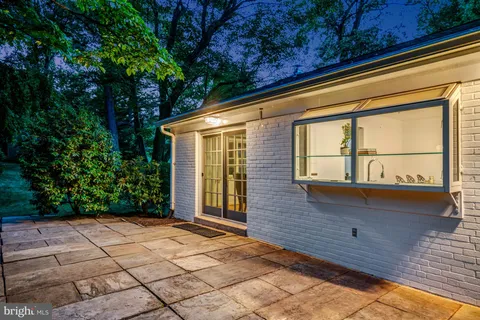 $1,650,000 | 1521 Forest Villa Lane, McLean, VA 22101