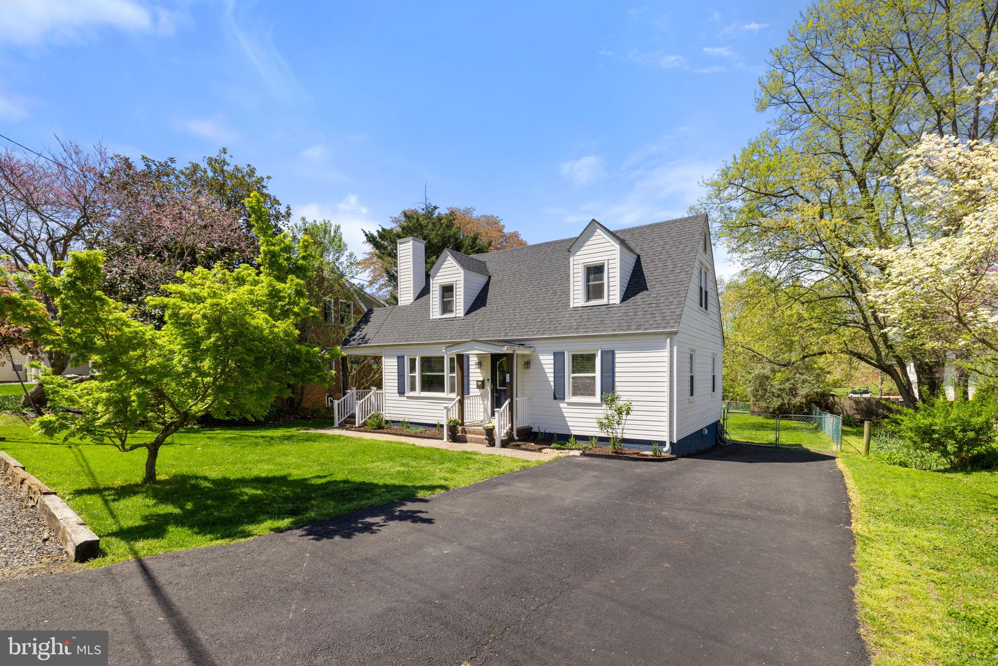 68 Frazier Road Warrenton, VA 20186 - Photo 4 of 56 Large Driveway