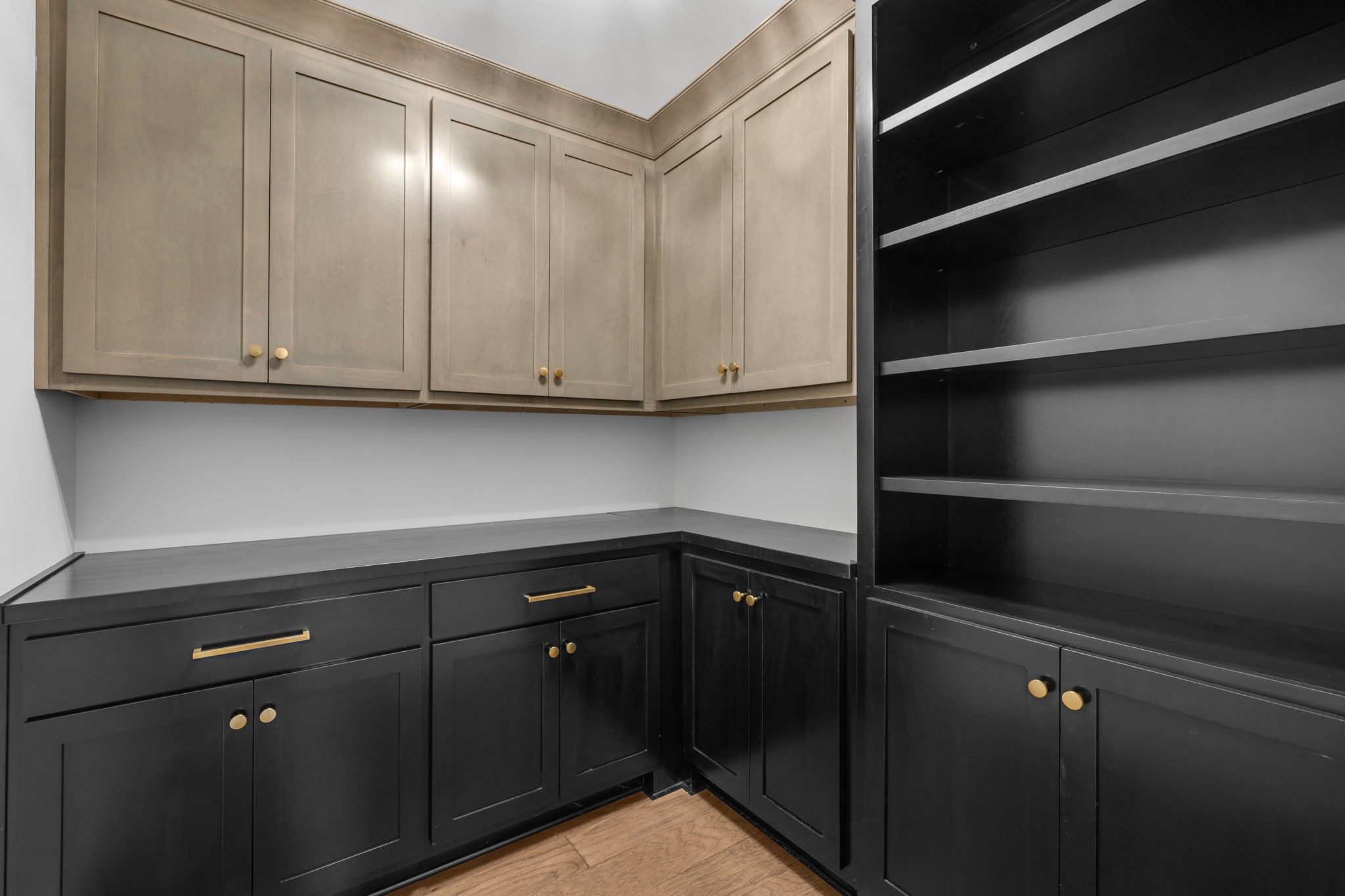 3775 Highship Road Murfreesboro, TN 37130 - Photo 16 of 39 a view of cabinets and shelf