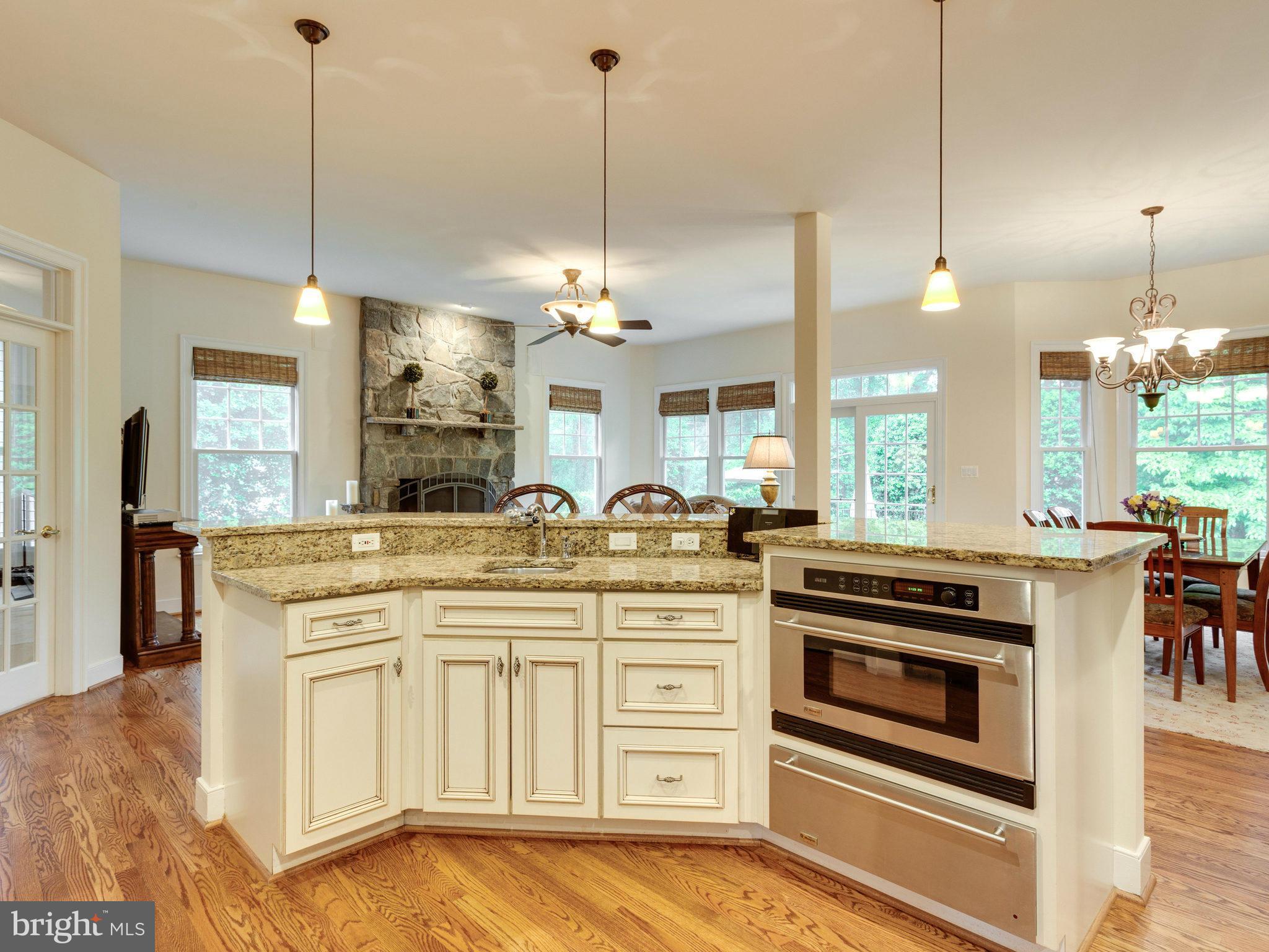 7202 Capitol View Drive McLean, VA 22101 - Photo 10 of 30 Kitchen