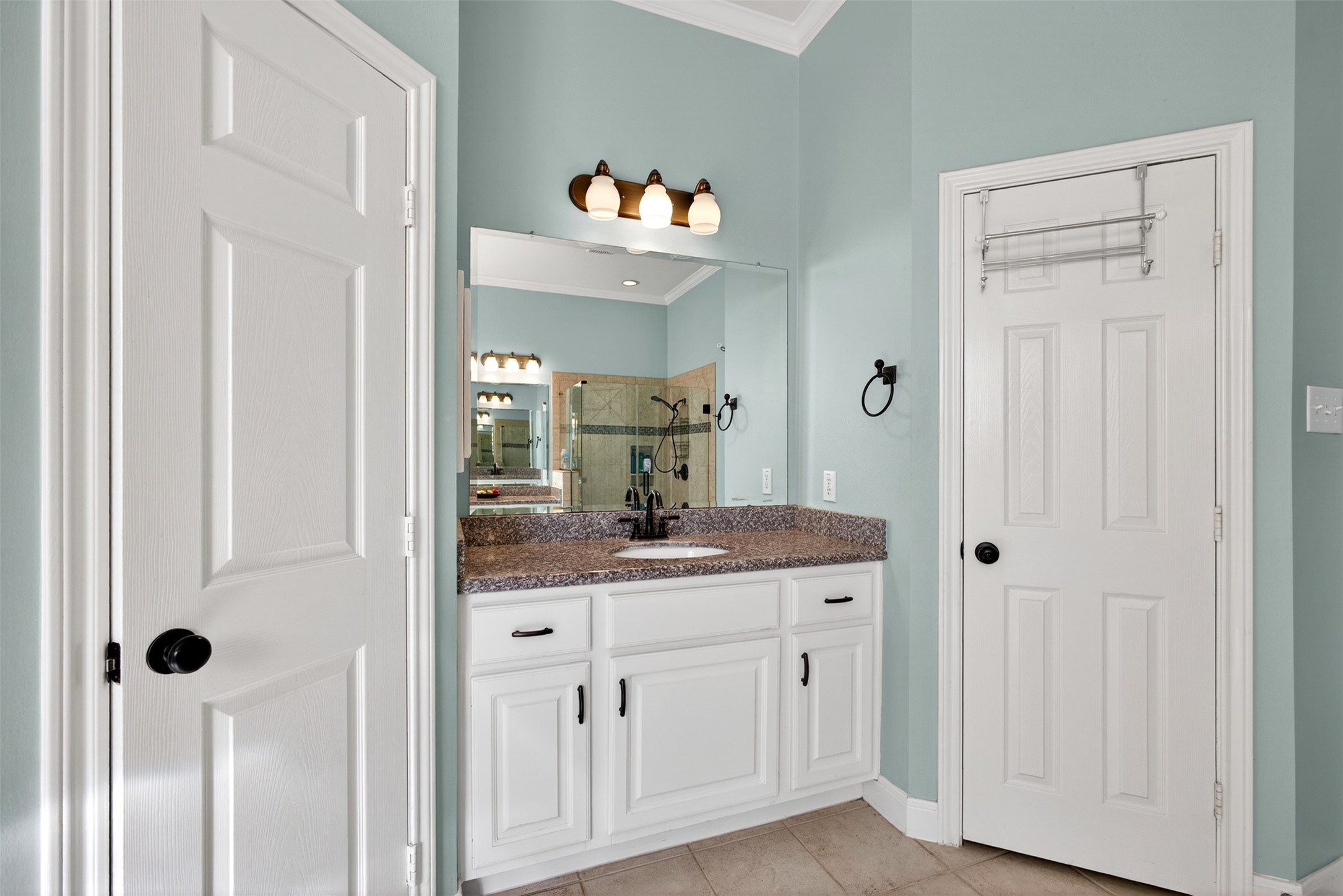 15614 Stable Brook Circle Cypress, TX 77429 - Photo 19 of 48 Primary bathroom with a jetted tub, oversized shower, and dual vanities, linen closet, and plenty of space.