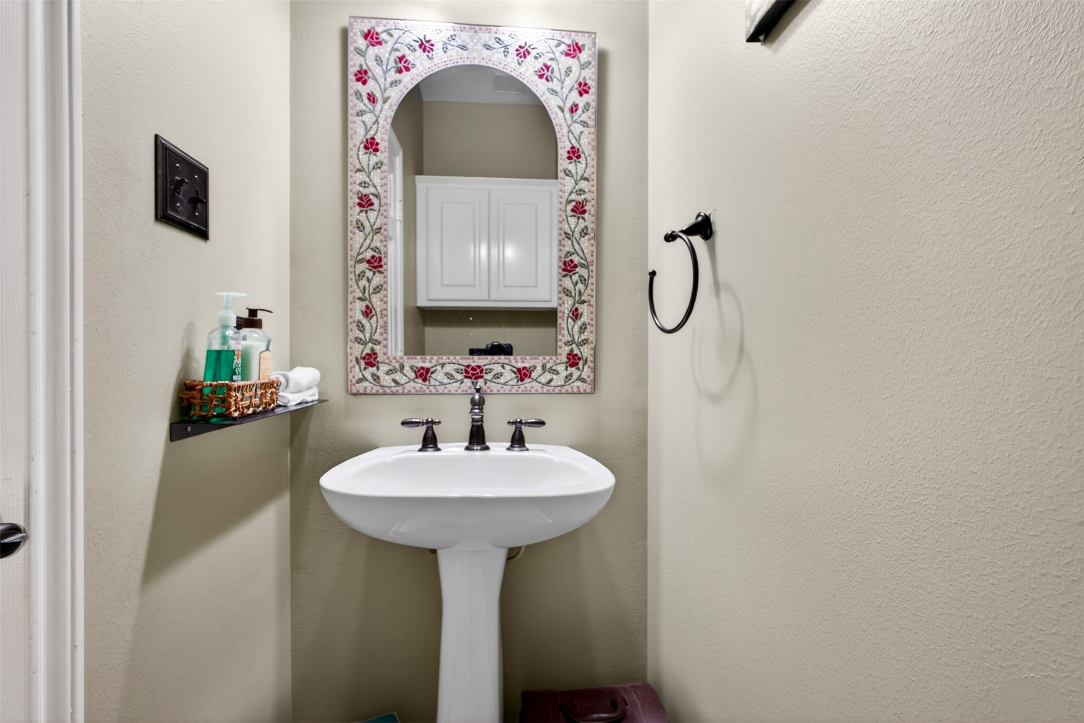 15614 Stable Brook Circle Cypress, TX 77429 - Photo 22 of 48 Half bathroom right off living room.