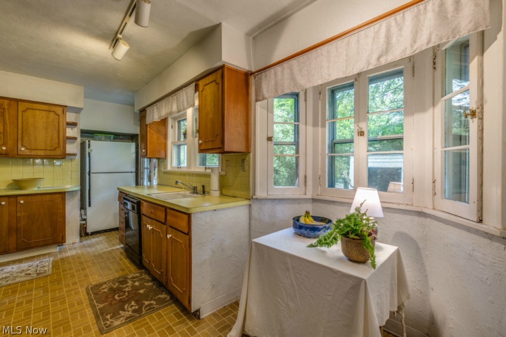 3087 Huntington Road Cleveland, OH 44120 - Photo 8 of 24 Gallery Image 8