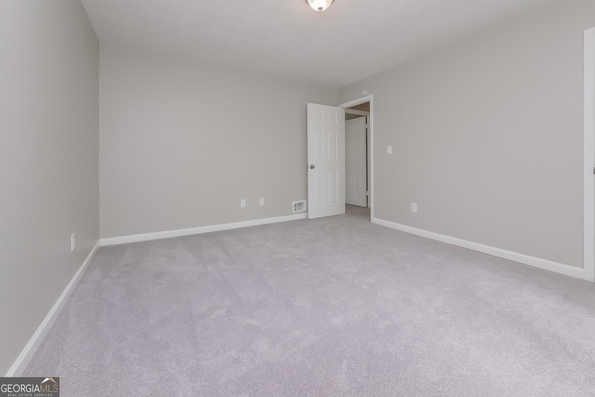 6645 Cameron Road Morrow, GA 30260 - Photo 15 of 17 a view of an empty room and entryway