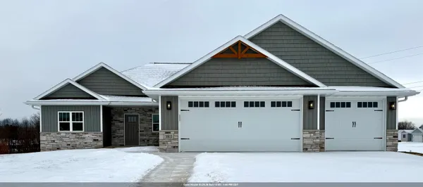 $604,900 | 3811 Cooper Ct Green, Green Bay, WI 54313
