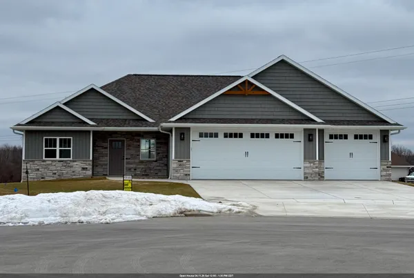 $604,900 | 3811 Cooper Ct Green, Green Bay, WI 54313