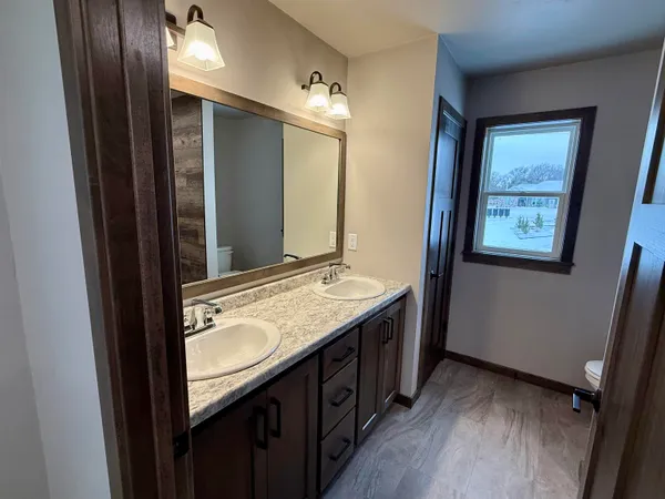 $604,900 | 3811 Cooper Ct Green, Green Bay, WI 54313