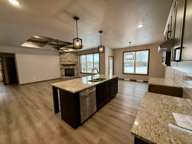 $614,900 | 3811 Cooper Ct Green, Green Bay, WI 54313