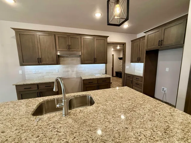 $614,900 | 3811 Cooper Ct Green, Green Bay, WI 54313