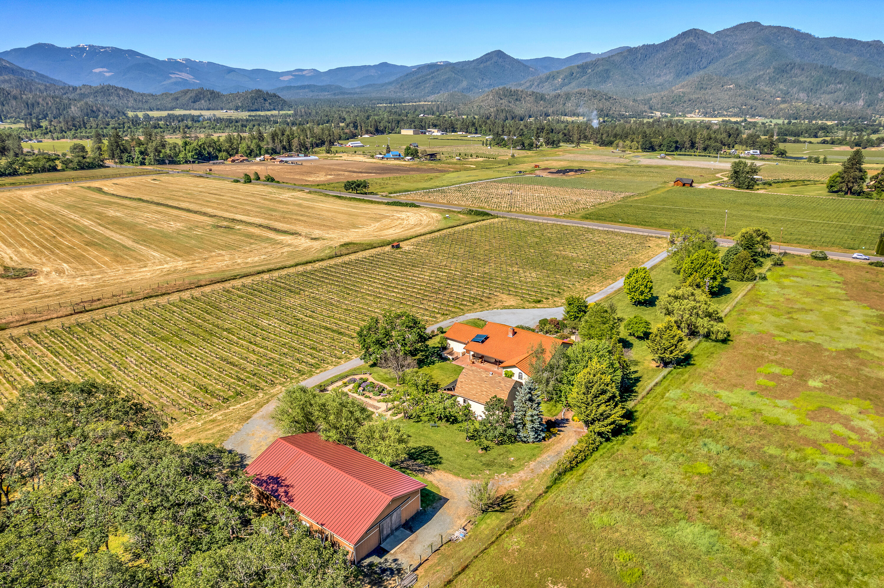 1494 Kubli Road Grants Pass, OR 97527 - Photo 34 of 67 DJI_0871