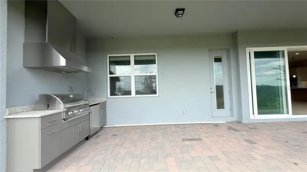 a view of a room with an empty space