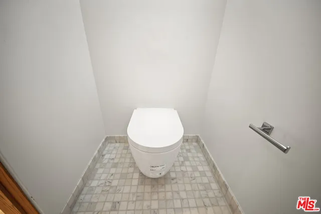 $2,525,000 | 212 Bay Street, Unit 102, Santa Monica, CA 90405