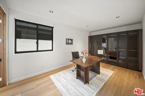 $2,525,000 | 212 Bay Street, Unit 102, Santa Monica, CA 90405