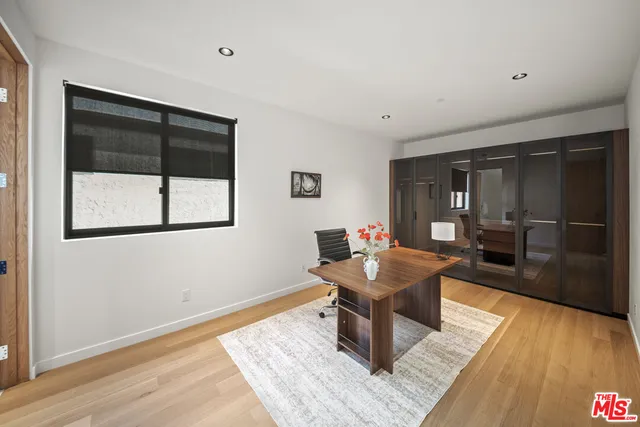 $2,525,000 | 212 Bay Street, Unit 102, Santa Monica, CA 90405