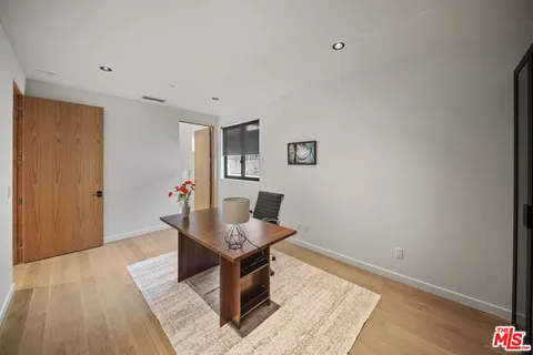 $2,525,000 | 212 Bay Street, Unit 102, Santa Monica, CA 90405