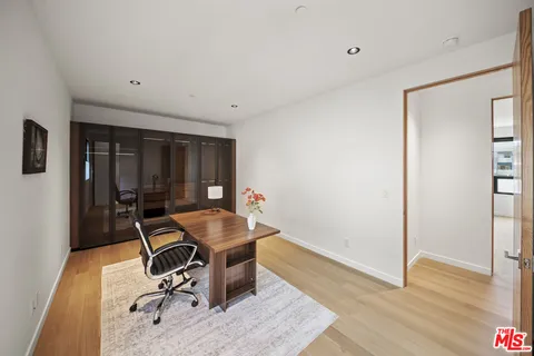 $2,525,000 | 212 Bay Street, Unit 102, Santa Monica, CA 90405
