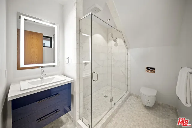 $2,525,000 | 212 Bay Street, Unit 102, Santa Monica, CA 90405