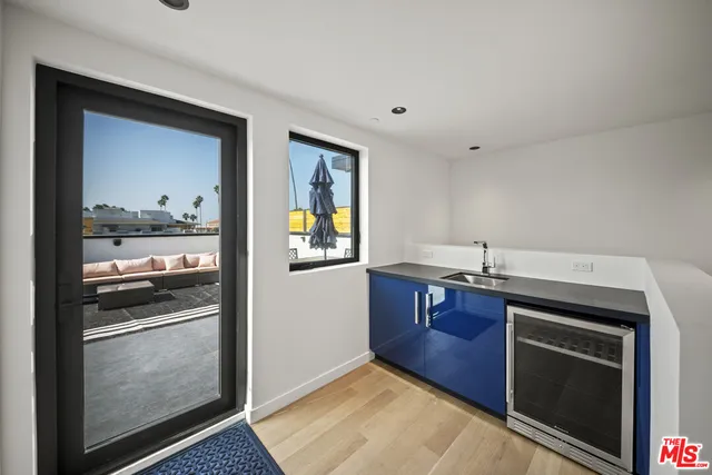 $2,525,000 | 212 Bay Street, Unit 102, Santa Monica, CA 90405