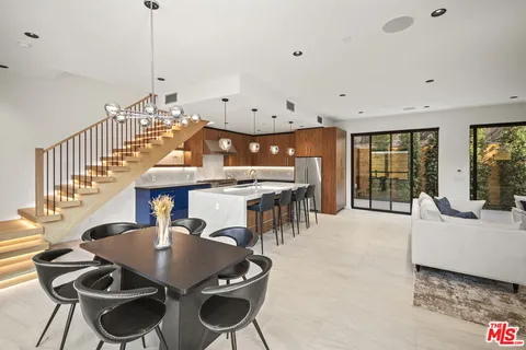 $2,525,000 | 212 Bay Street, Unit 102, Santa Monica, CA 90405